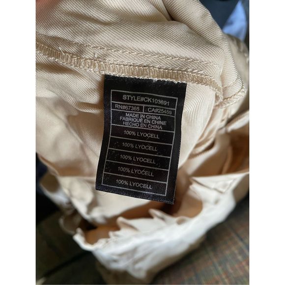 Cupcakes and Cashmere Leah Paper Shorts in Cafe Au Lait, Sz Large, MSRP $89 - Picture 6 of 7